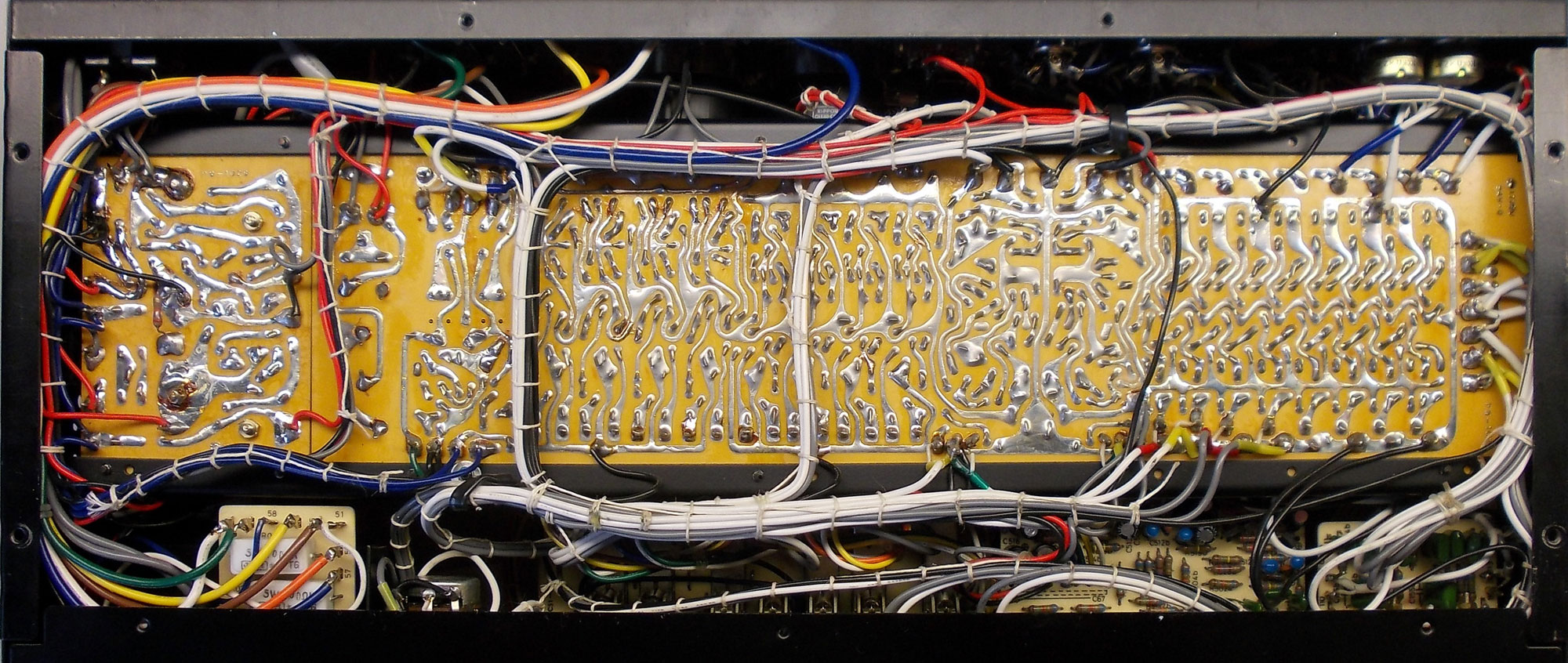Die Lötseite des C1000 Luxman C1000 lötseite preamplifier vorverstärker platinen kabelbäume