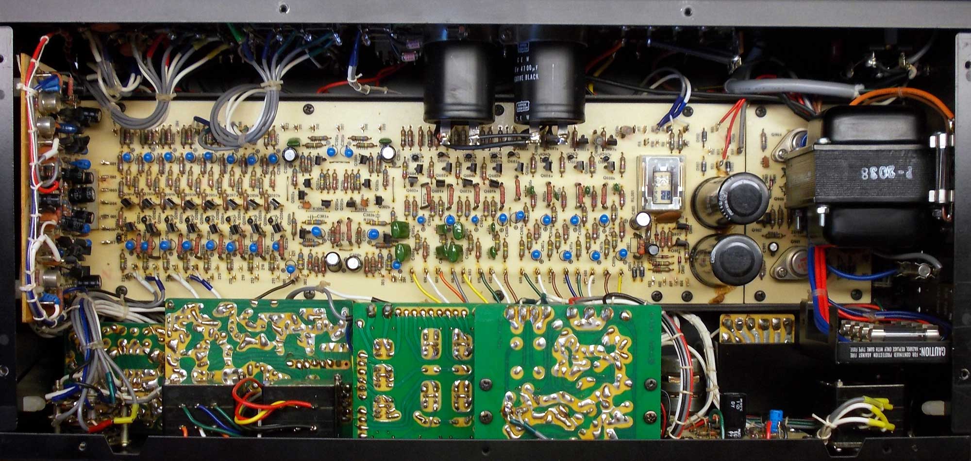 Der C1000 von innen. Luxman C1000 inside innen preamplifier vorverstärker platinen