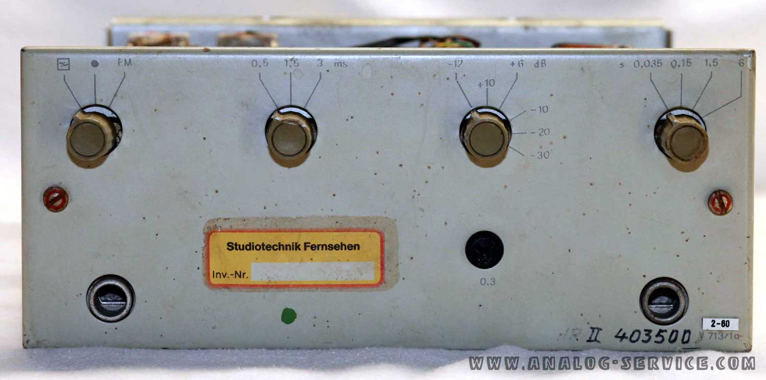 RFZ V713/1a Vorderansicht mit Frontplatte Der Kompressor V713/1a von vorne mit angeschraubter Frontplatte