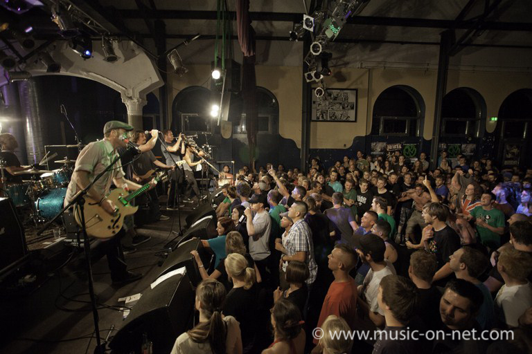 Stattbahnhof Schweinfurt mad caddies green frog feet 2012 (1)