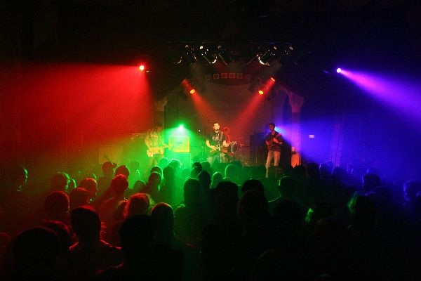 Stattbahnhof Schweinfurt Großer Saal. Die Lichtanlage in Aktion: Movingheads, PAR, Audience Blider