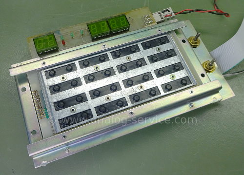 Die Platine des Bedienfeldes mit Folientastatur